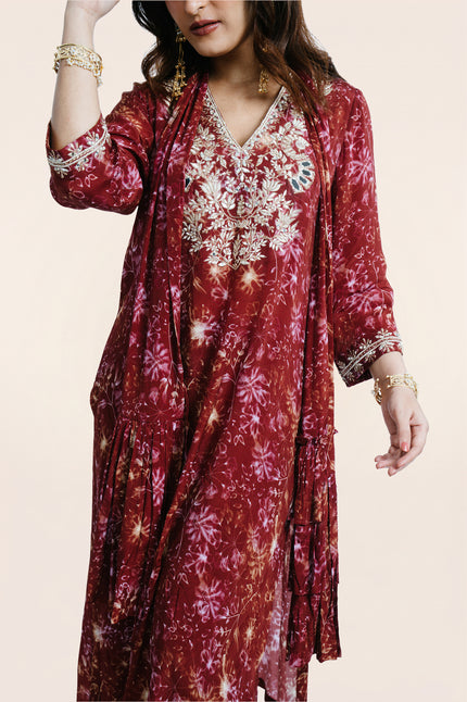 Classic Kameez Set With Layered Stole